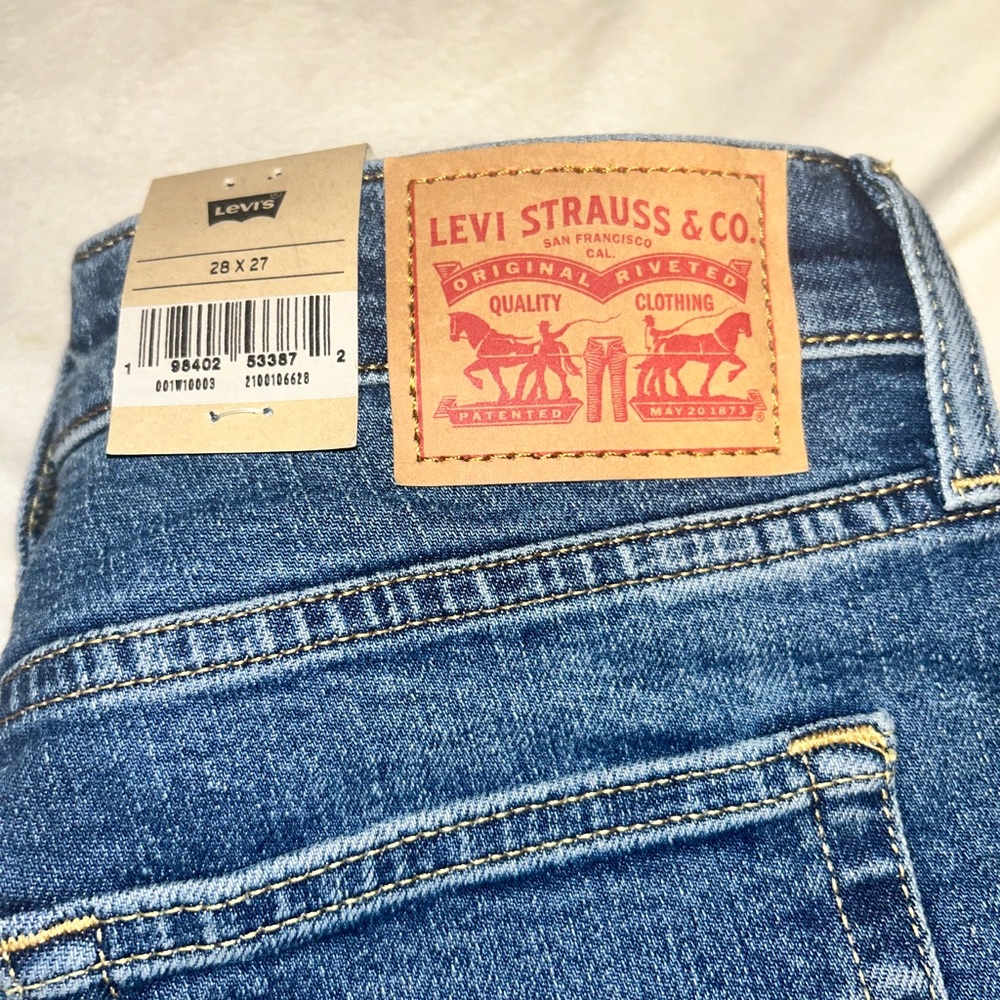 Levi’s 725 Kick Bootcut NWT Jeans